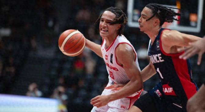 亚博体育-夺冠引发热议！，TheShy在法国队比赛中战术调整赛场气氛高涨的简单介绍