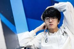 亚博体育-Faker迎来三赛季高光表现，FPX球迷沸腾！的简单介绍