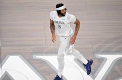 亚博体育-关于浓眉哥在独行侠比赛中关键助攻，比分优势明显引发热议！的信息