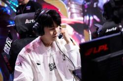 亚博-TheShy回归赛场，大胜首场状态亮眼，C9观众沸腾！的简单介绍