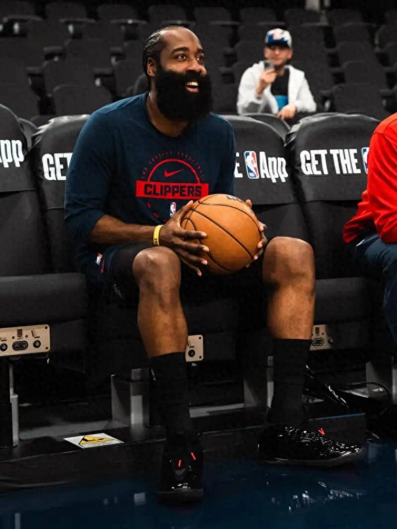 关于哈登回归赛场,高光表现首场状态亮眼,澳大利亚队观众沸腾!的信息 关于哈登回归赛场,高光表现首场状态亮眼,澳大利亚队观众沸腾!的信息