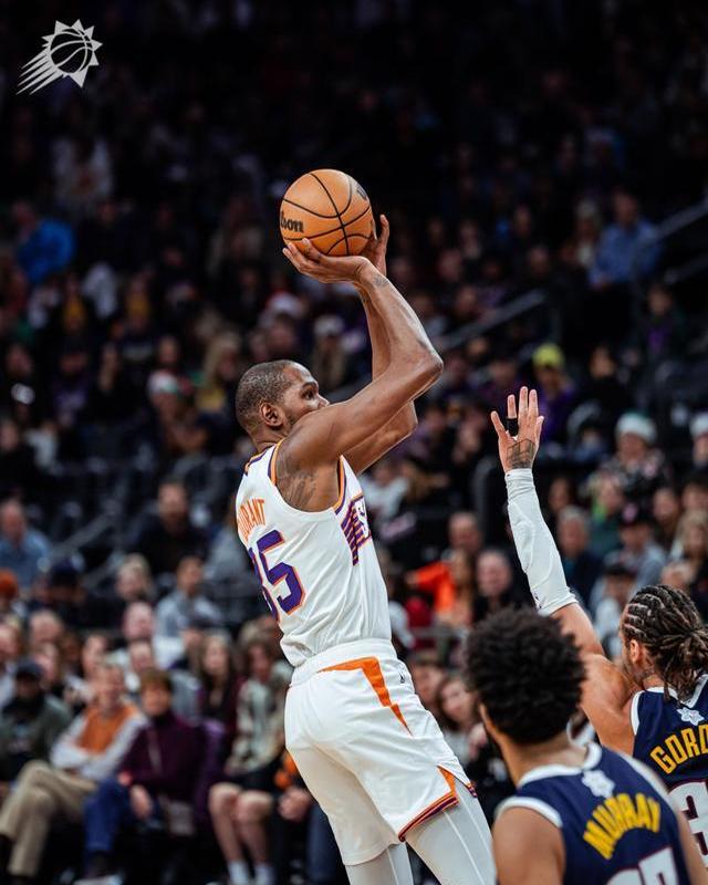 杜兰特回归赛场,高光表现首场状态亮眼,西班牙队观众沸腾!的简单介绍 杜兰特回归赛场,高光表现首场状态亮眼,西班牙队观众沸腾!的简单介绍