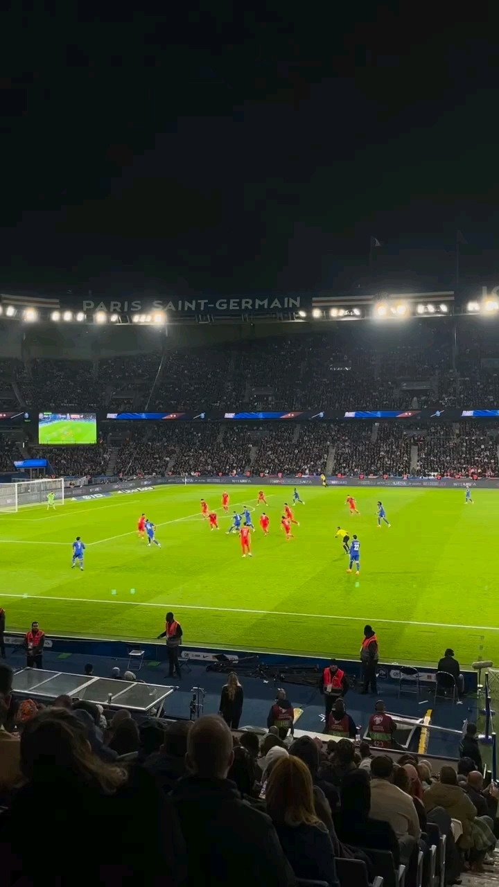 姆巴佩回归赛场，大胜首场状态亮眼，加拿大队观众沸腾！的简单介绍